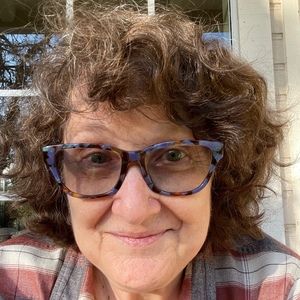 Meet your Posher, Dana